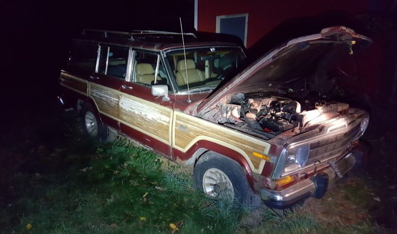 Illustration for article titled This $800 Jeep Grand Wagoneer Hasn't Run In 12 Years And It's My New Off-Road Project